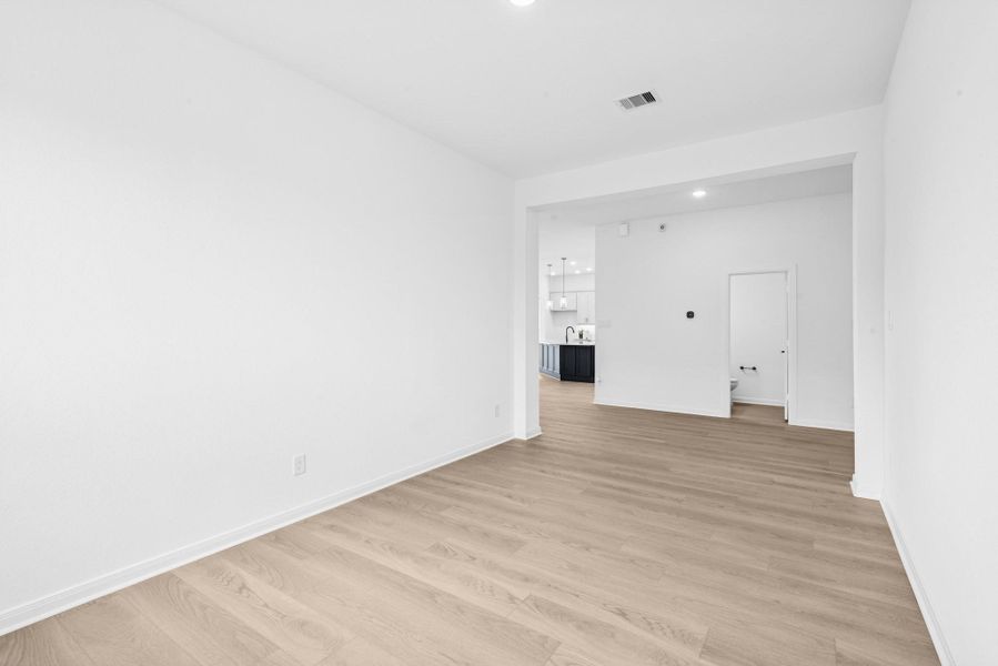 Spacious, unfurnished interior of a new home in The Grand Prairie 50’, Hockley (Image 35).