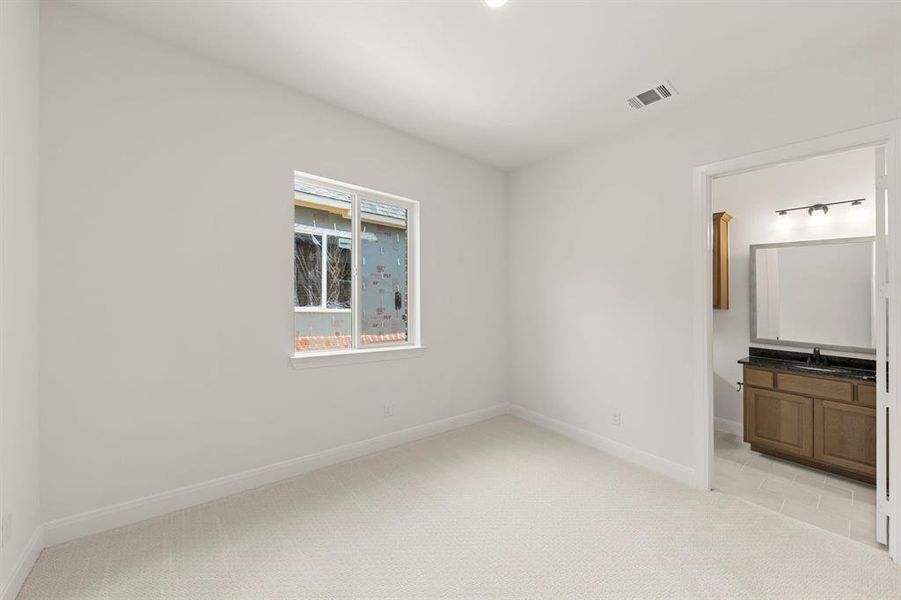 Spacious, unfurnished interior of a new home in Aster Park, McKinney (Image 5).