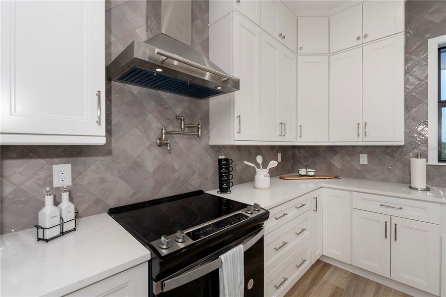 Furnished interior view inside a new home in , Port Charlotte (Image 34).