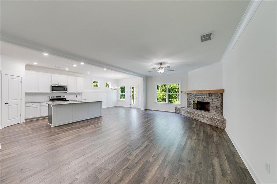 Spacious, unfurnished interior of a new home in , Jefferson (Image 15).