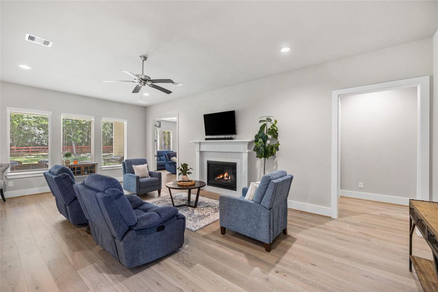 Furnished interior view inside a new home in Ridgelake Shores, Montgomery (Image 13).
