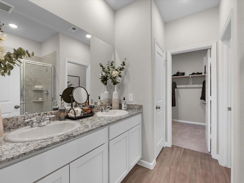 Furnished interior view inside a new home in Granger Pines, Conroe (Image 6).