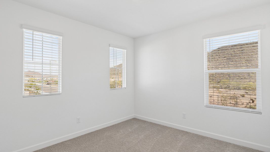 Spacious, unfurnished interior of a new home in The Buttes at Mystic, Peoria (Image 34).