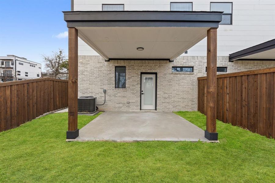 Exterior details and patio area of a home in , Dallas (Image 27).