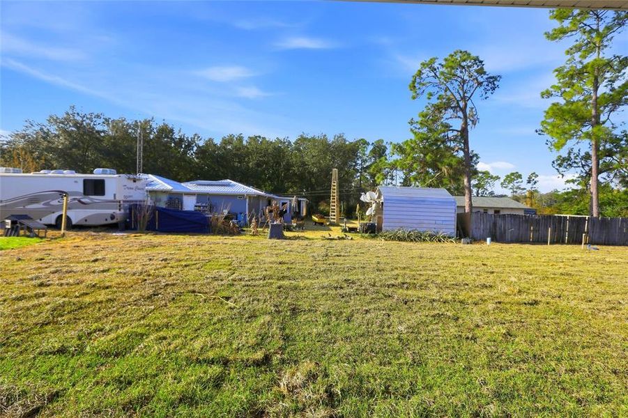 Exterior details and patio area of a home in , Sebring (Image 21).