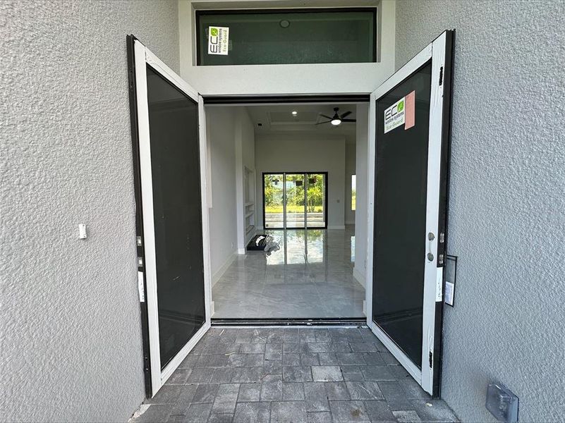 Exterior details and patio area of a home in , Cape Coral (Image 11).