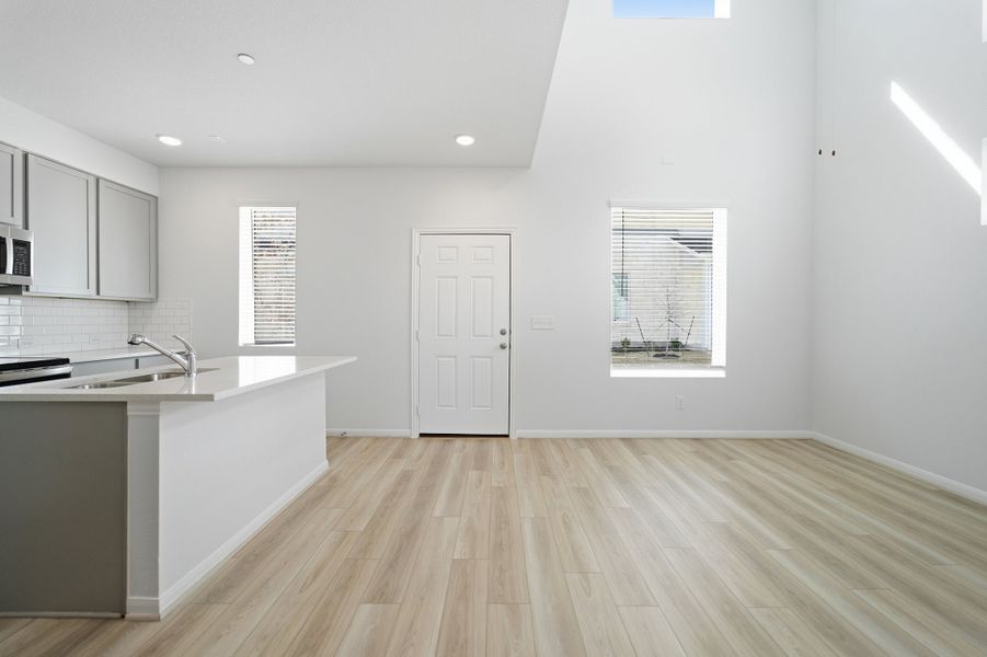 Spacious, unfurnished interior of a new home in Municipal Drive Townhomes, Leander (Image 25).