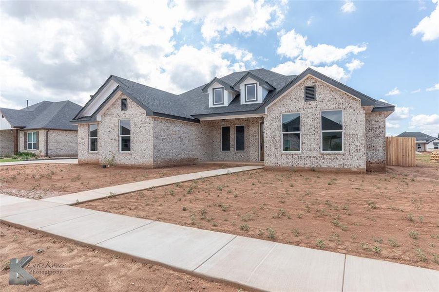 Exterior details and patio area of a home in , Abilene (Image 16).