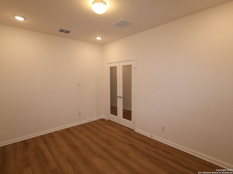 Spacious, unfurnished interior of a new home in Greenspoint Heights, Seguin (Image 20).