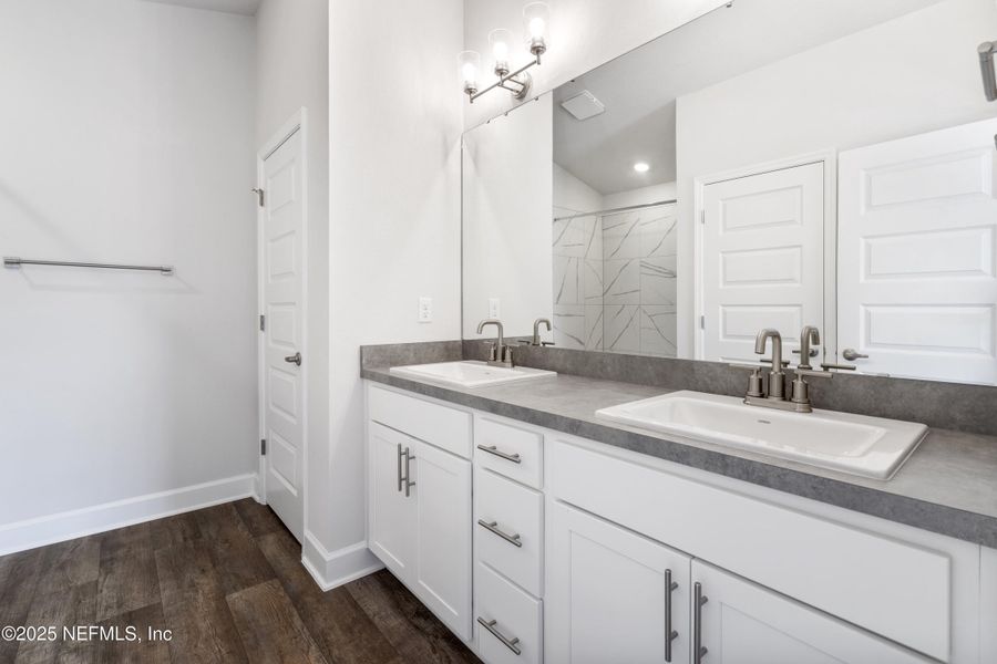 Furnished interior view inside a new home in Summerglen, Jacksonville (Image 5).