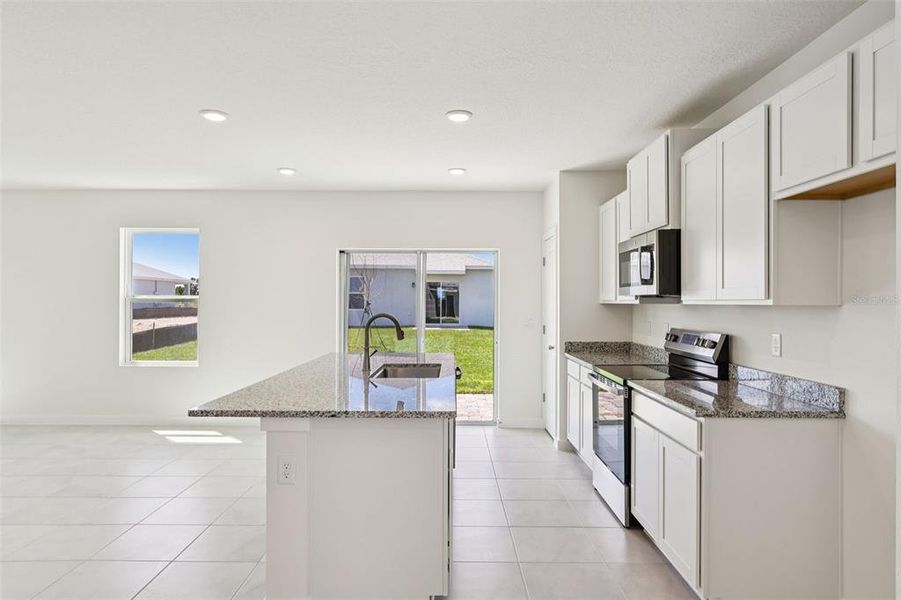 Furnished interior view inside a new home in Willowbrook North, Winter Haven (Image 11). Furnished interior view inside a new home in Willowbrook North, Winter Haven (Image 11).