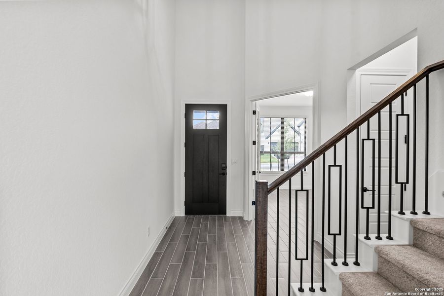 Spacious, unfurnished interior of a new home in Bison Ridge, San Antonio (Image 19). Spacious, unfurnished interior of a new home in Bison Ridge, San Antonio (Image 19).