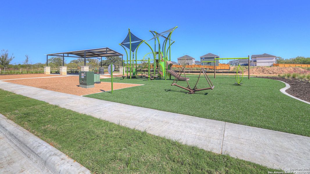 Community amenities in Ladera, Luling (Image 27).