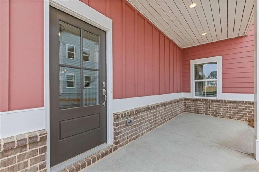 Exterior details and patio area of a home in , Athens (Image 30).