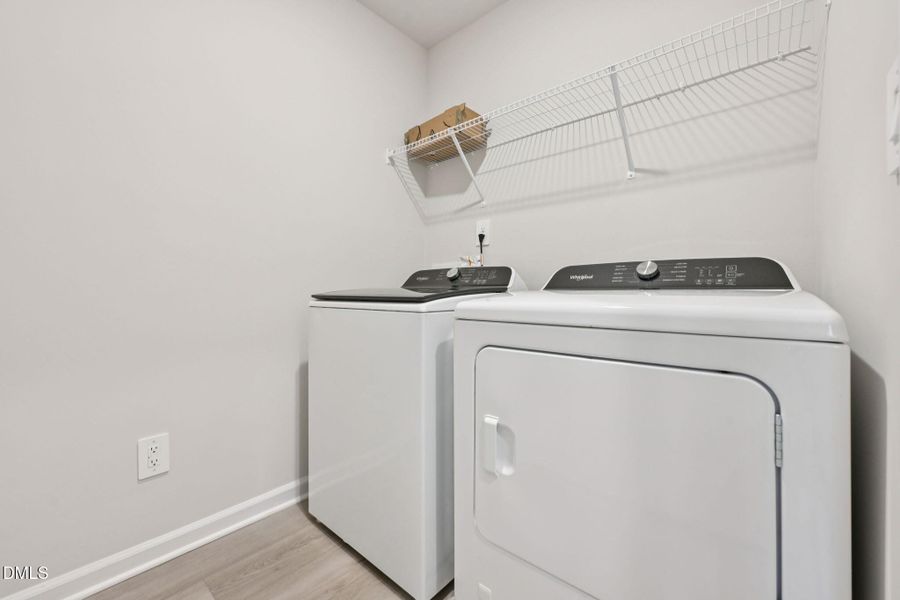 26-web-or-mls-Raleigh - Oak Manor - 649