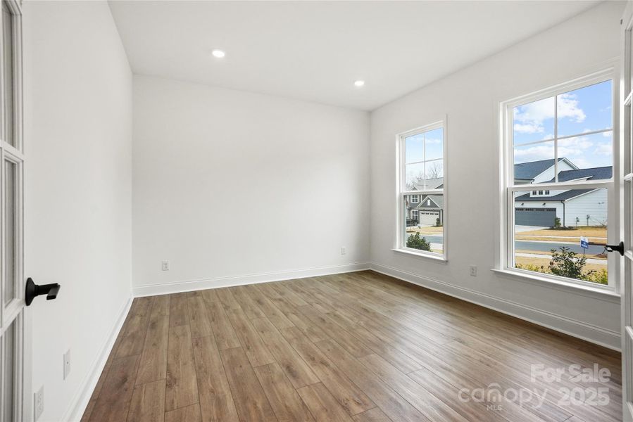 Spacious, unfurnished interior of a new home in Forest Creek, Waxhaw (Image 26).