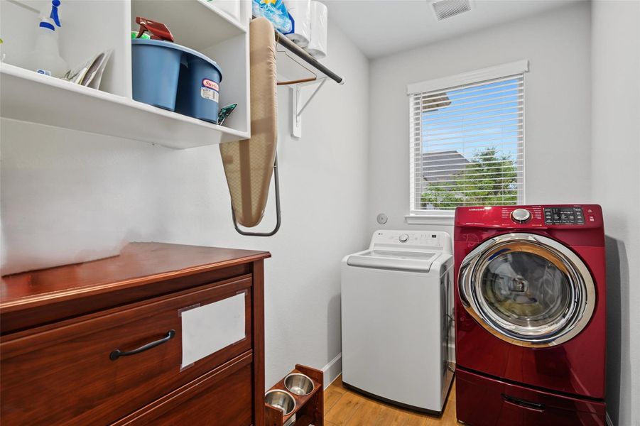 Large laundry room Large laundry room