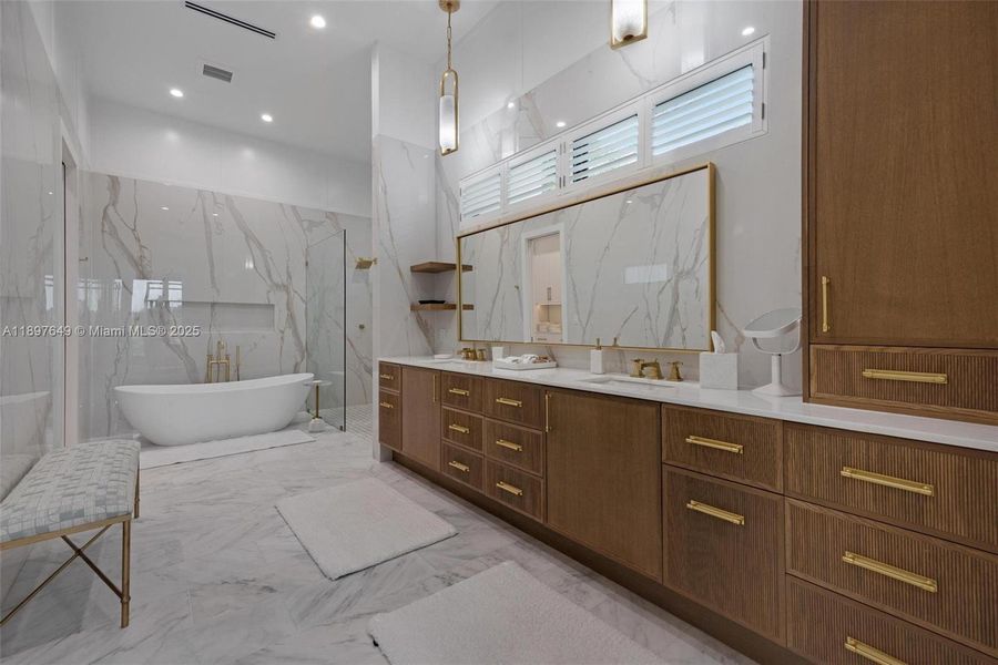 Furnished interior view inside a new home in , Key Largo (Image 26).