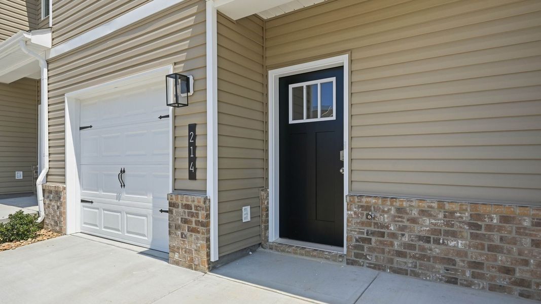 Exterior details and patio area of a home in Cherokee Crossing, Kodak (Image 4). Exterior details and patio area of a home in Cherokee Crossing, Kodak (Image 4).