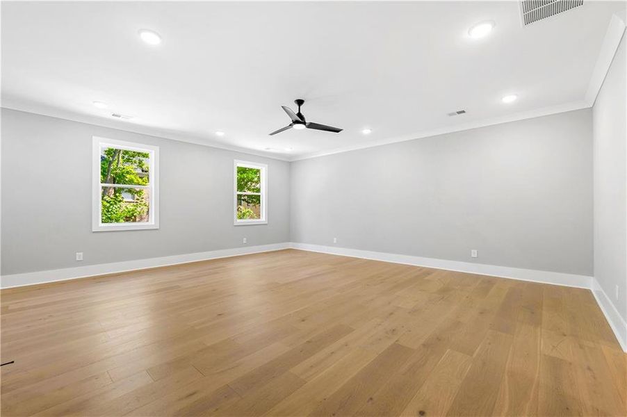 Spacious, unfurnished interior of a new home in , Brookhaven (Image 29).
