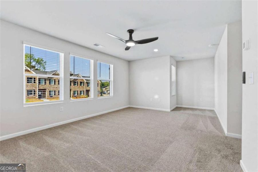 Spacious, unfurnished interior of a new home in Parkway James, Snellville (Image 11).