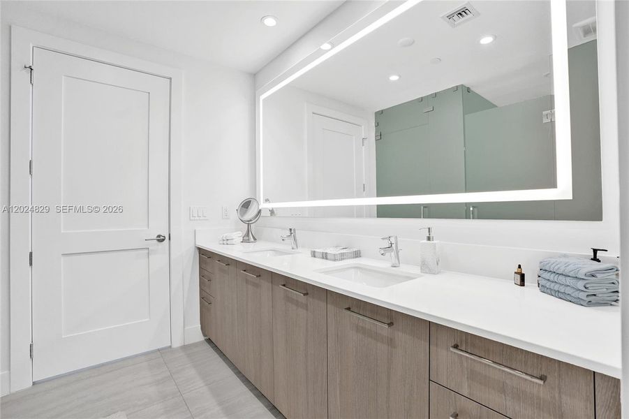 Furnished interior view inside a new home in , Fort Lauderdale (Image 16). Furnished interior view inside a new home in , Fort Lauderdale (Image 16).