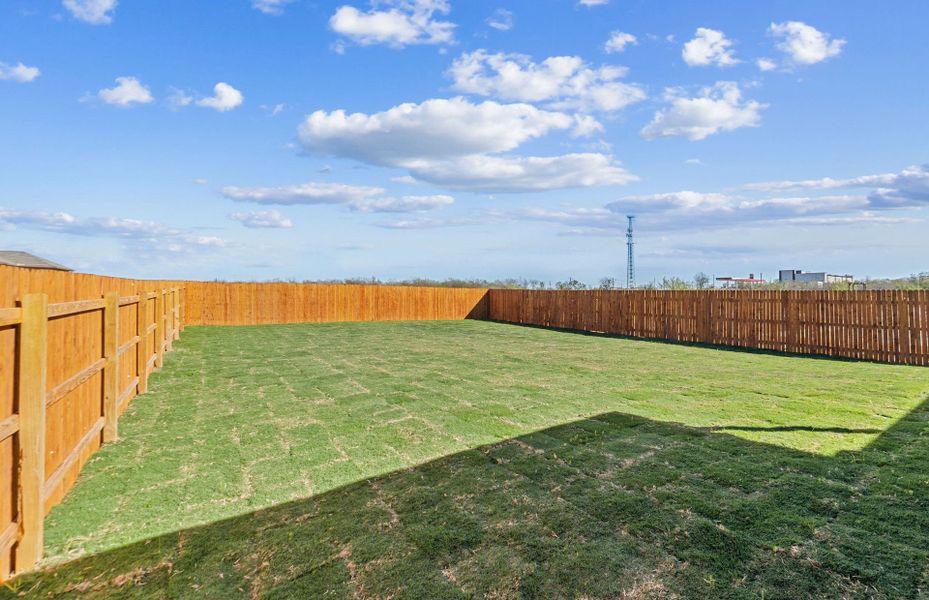 Exterior details and patio area of a home in Lagos, Manor (Image 4).