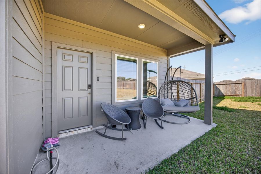 Exterior details and patio area of a home in , Houston (Image 30).