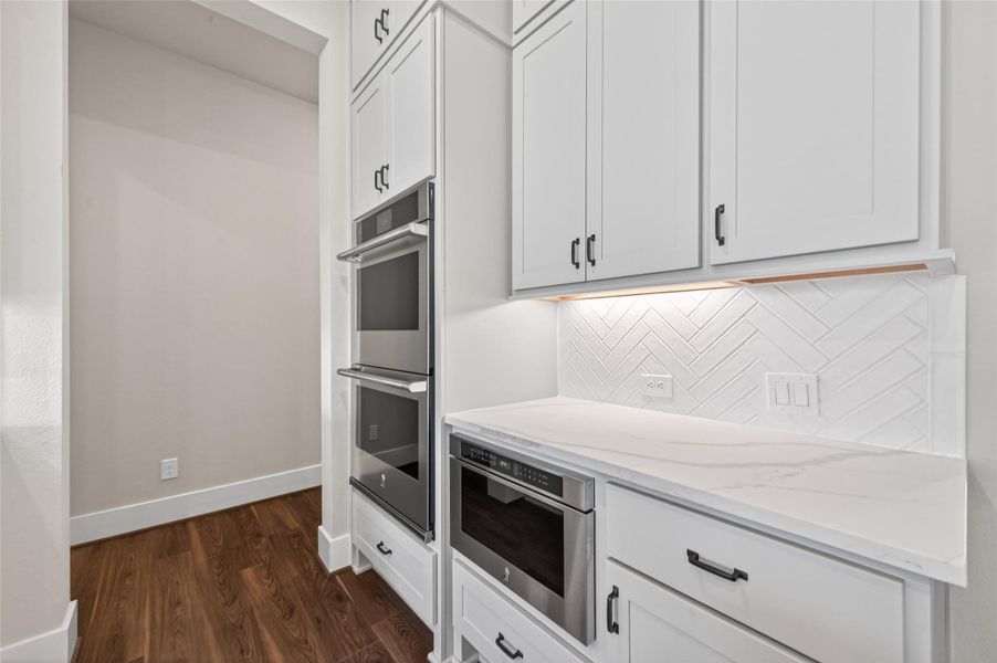 Furnished interior view inside a new home in , Missouri City (Image 34).