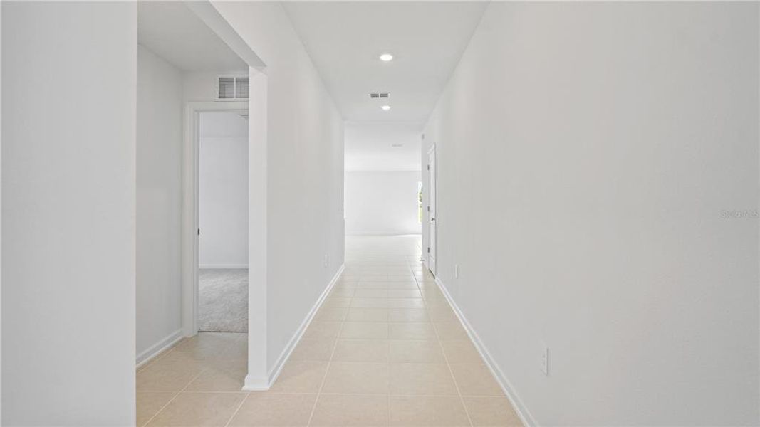 Spacious, unfurnished interior of a new home in , Eustis (Image 10).