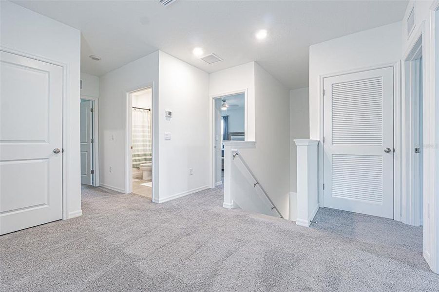 Spacious, unfurnished interior of a new home in Deerbrook, Land O' Lakes (Image 23).