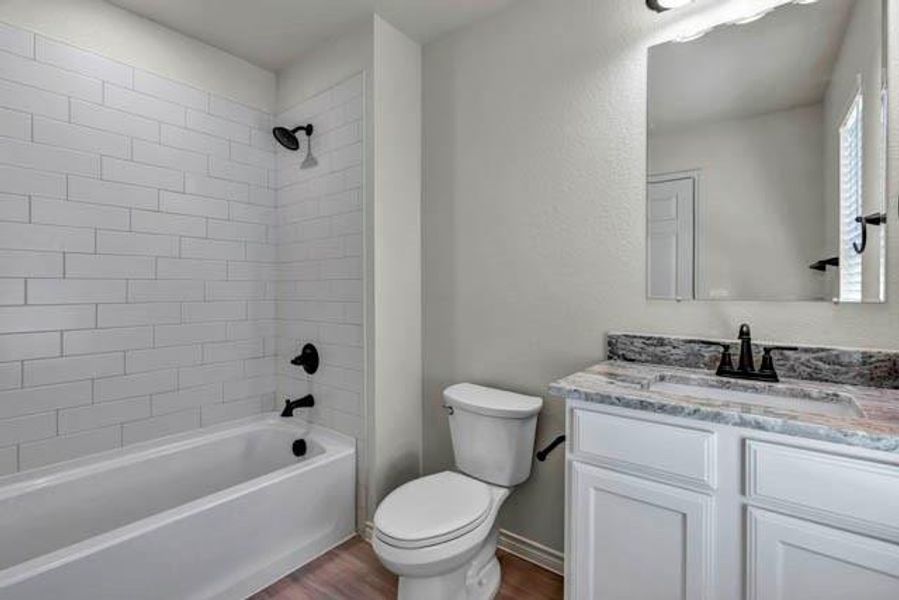 Furnished interior view inside a new home in , Fort Worth (Image 8).