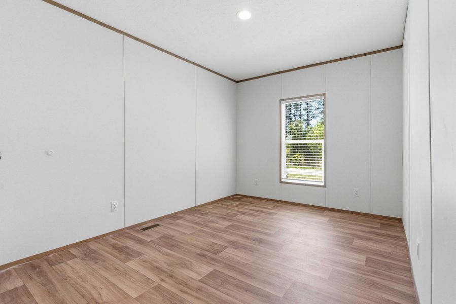 Spacious, unfurnished interior of a new home in , Orangeburg (Image 32).