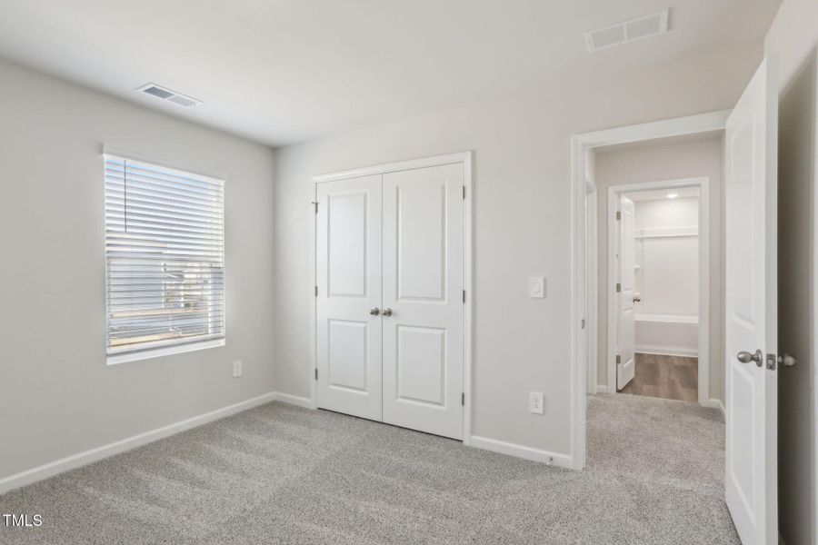 20-web-or-mls-Raleigh -River Glen-199 Wh