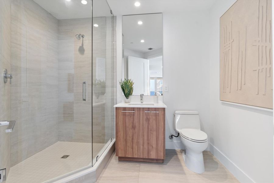 Furnished interior view inside a new home in , Fort Lauderdale (Image 5). Furnished interior view inside a new home in , Fort Lauderdale (Image 5).