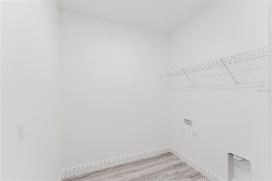 Spacious, unfurnished interior of a new home in , Ocala (Image 14).