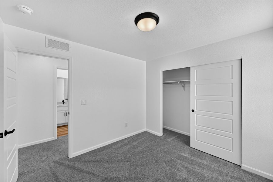 Spacious, unfurnished interior of a new home in Farmlore, Brighton (Image 20).
