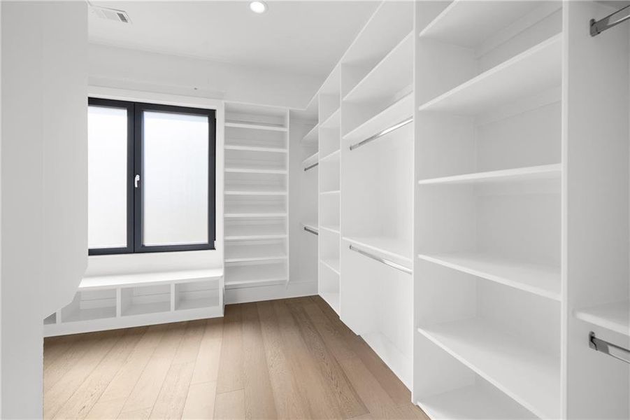 Spacious, unfurnished interior of a new home in , Sugar Hill (Image 39).