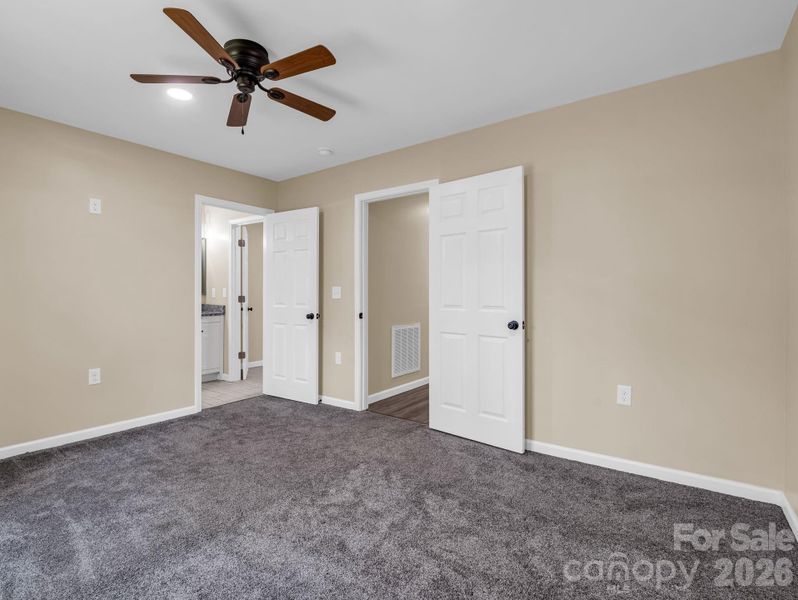 Spacious, unfurnished interior of a new home in , Bostic (Image 15).