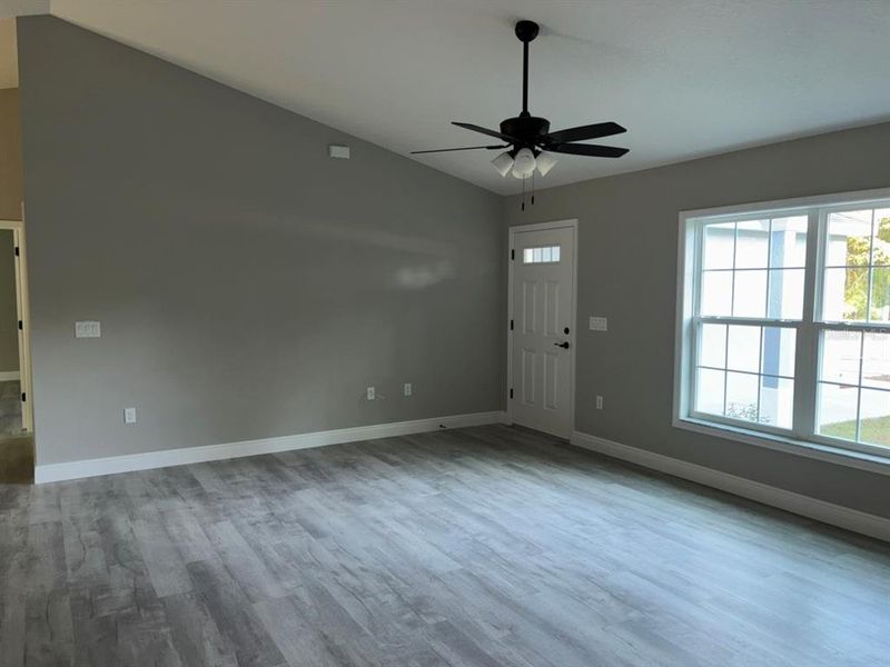 Spacious, unfurnished interior of a new home in , Dunnellon (Image 20).