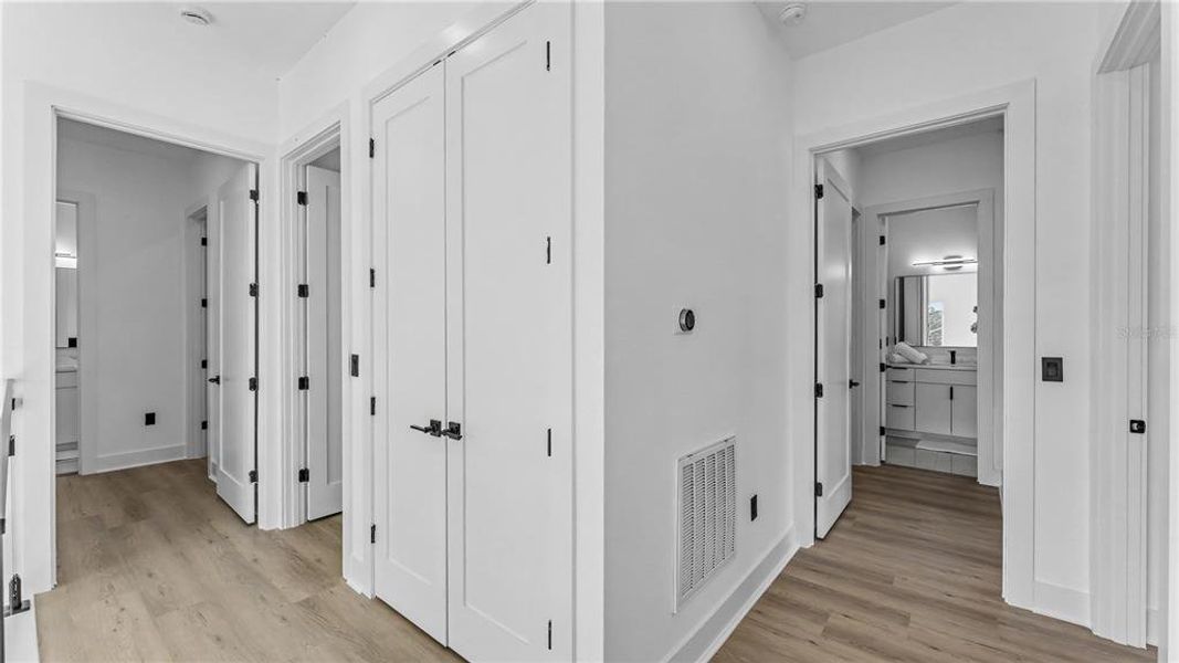 Spacious, unfurnished interior of a new home in , Lake Alfred (Image 52).