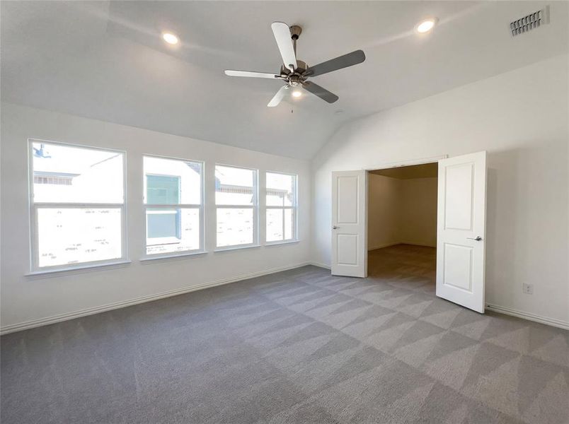 Spacious, unfurnished interior of a new home in Shaded Tree, McKinney (Image 14).