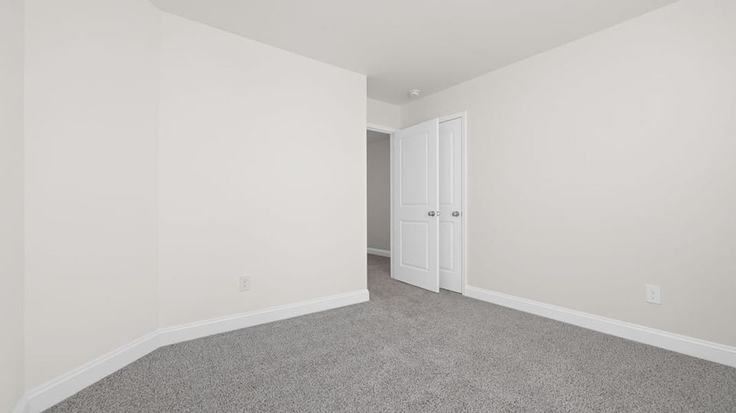 Spacious, unfurnished interior of a new home in Edgewood Estates, Greenville (Image 27).