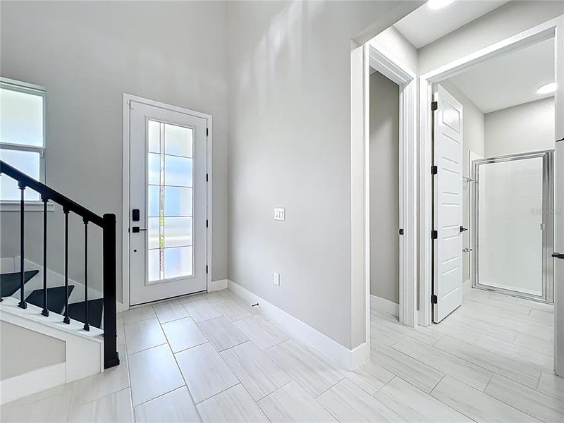 Spacious, unfurnished interior of a new home in , Winter Garden (Image 50).