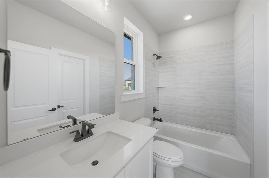 Furnished interior view inside a new home in Quail Hollow, Rockwall (Image 11).