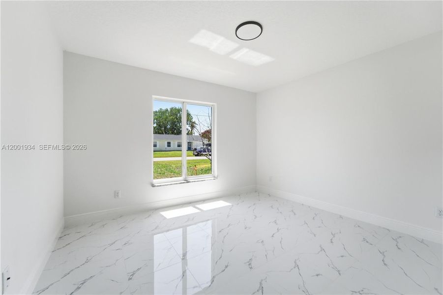 Spacious, unfurnished interior of a new home in , Port St. Lucie (Image 32).