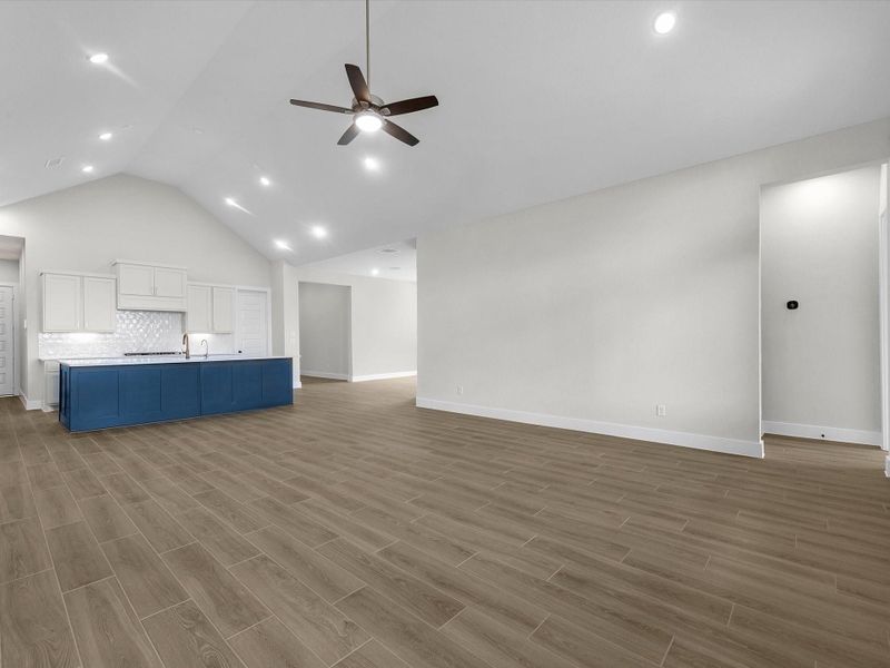 Spacious, unfurnished interior of a new home in Dunham Pointe, Cypress (Image 14).