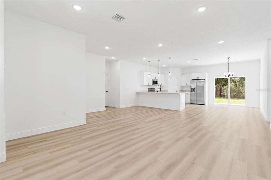 Spacious, unfurnished interior of a new home in , Ocala (Image 15).