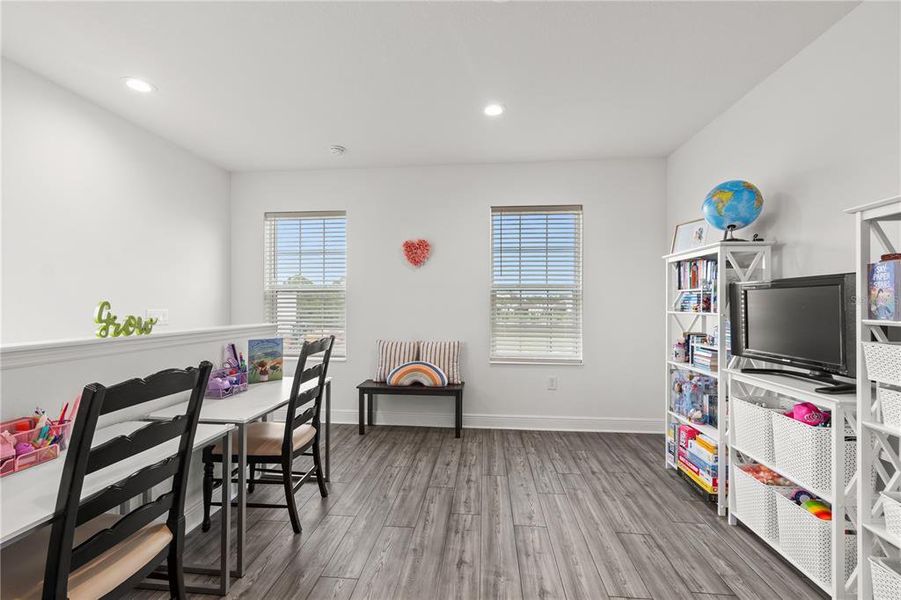 Furnished interior view inside a new home in , Sarasota (Image 45).