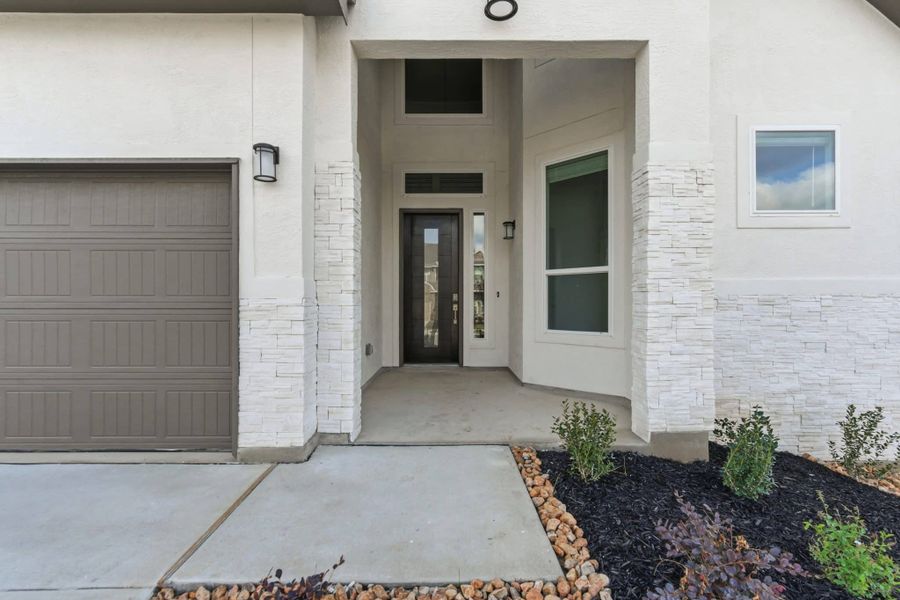 Exterior details and patio area of a home in Buffalo Crossing, Cibolo (Image 3).
